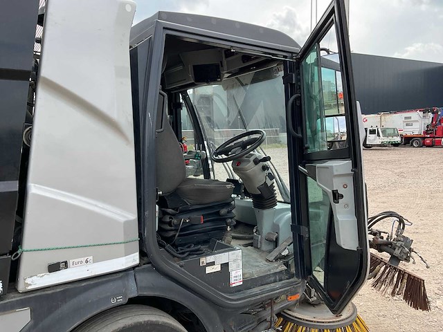 2018 johnston c401 veegmachine - afbeelding 2 van  41