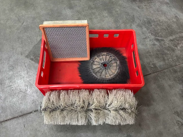 2018 kärcher km 75/40 bp pack veegmachine - afbeelding 17 van  25