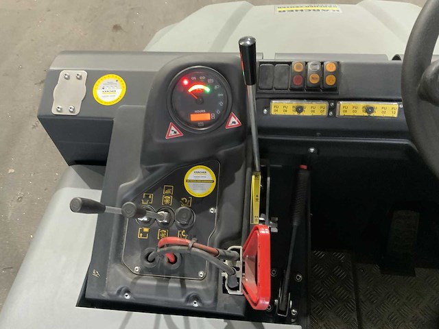 2018 kärcher km122 opzit veegmachine - afbeelding 3 van  17