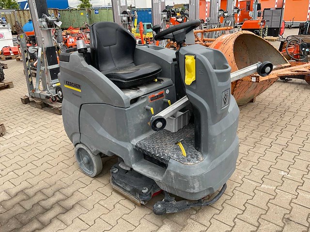 2018 kärcher professional b150r bp zelfrijdende schrobzuigmachine - afbeelding 7 van  14