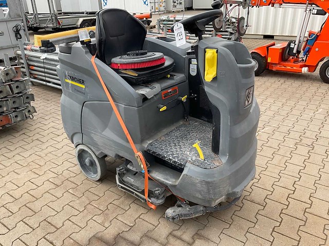 2018 kärcher professional b150r bp zelfrijdende schrobzuigmachine - afbeelding 1 van  11