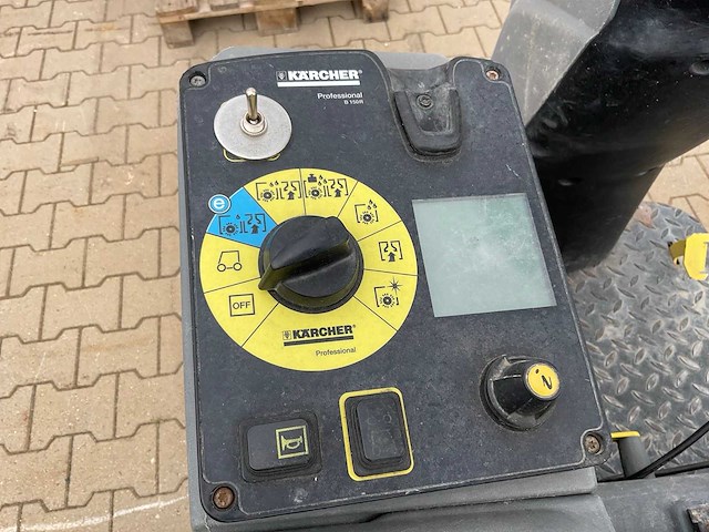 2018 kärcher professional b150r bp zelfrijdende schrobzuigmachine - afbeelding 9 van  11