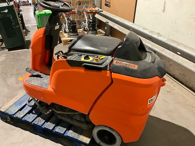 2018 kärcher professional b90r vloerdweilmachine - afbeelding 13 van  17