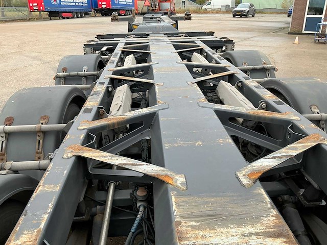 2018 kassbohrer multicont containerchassis oplegger - afbeelding 4 van  34