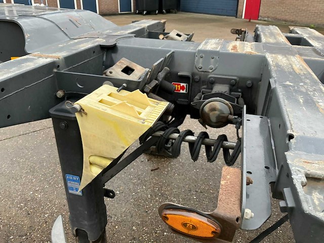2018 kassbohrer multicont containerchassis oplegger - afbeelding 9 van  34