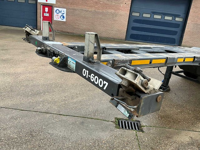 2018 kassbohrer multicont containerchassis oplegger - afbeelding 16 van  34