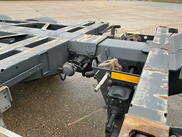 2018 kassbohrer multicont containerchassis oplegger - afbeelding 24 van  34
