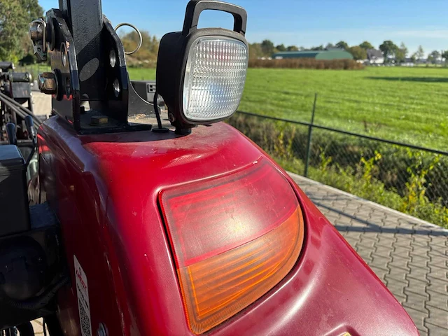 2018 knegt 504g3 4wd tractor met stoll fc 550 p voorlader, vorken en grondbak - afbeelding 15 van  47