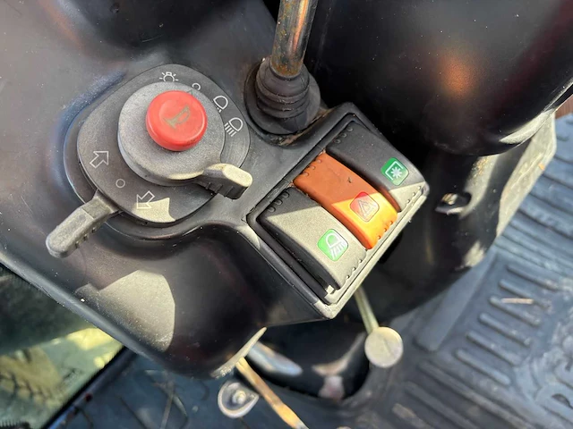 2018 knegt 504g3 4wd tractor met stoll fc 550 p voorlader, vorken en grondbak - afbeelding 21 van  47