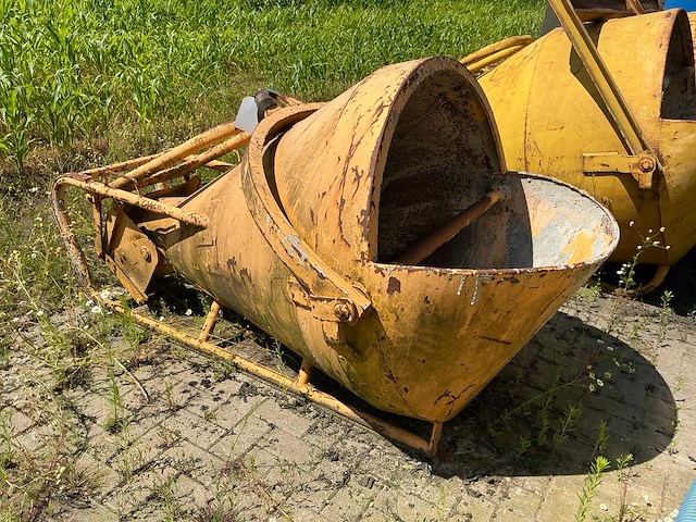 2018 koker 600l betonkubel - afbeelding 1 van  6