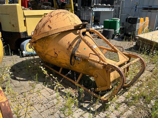 2018 koker 600l betonkubel - afbeelding 3 van  6