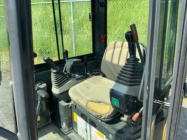 2018 komatsu pc26mr - midigraafmachine - afbeelding 18 van  31