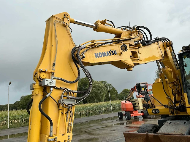 2018 komatsu pw148-10 banden graafmachine - afbeelding 2 van  40