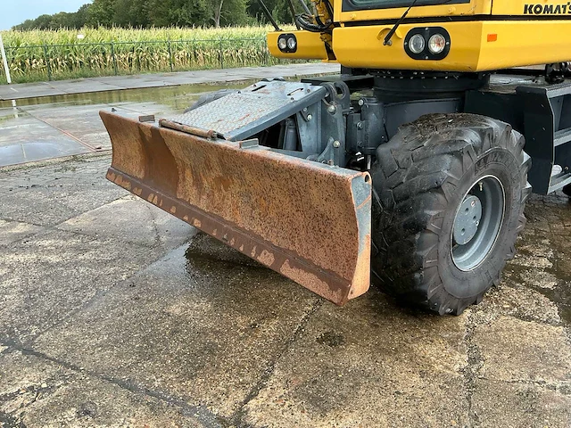 2018 komatsu pw148-10 banden graafmachine - afbeelding 2 van  40