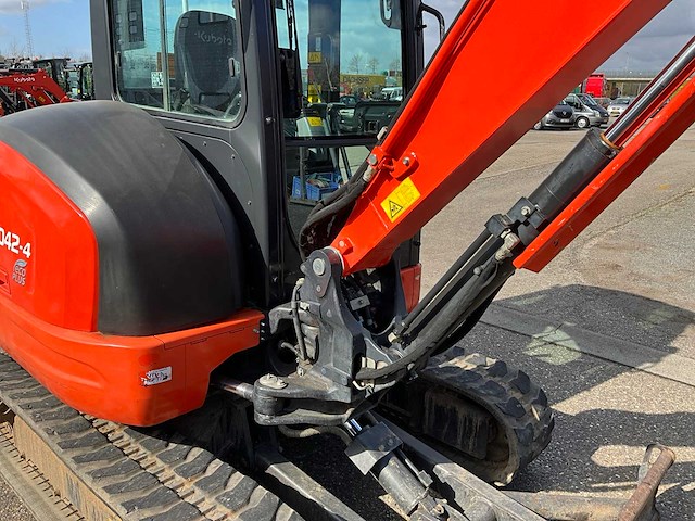2018 kubota kx042-4 minigraafmachine - afbeelding 12 van  36