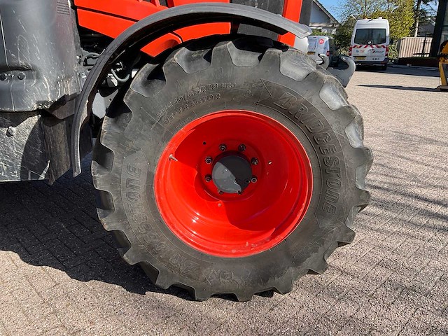 2018 kubota m6121 vierwielaangedreven landbouwtractor - afbeelding 7 van  21