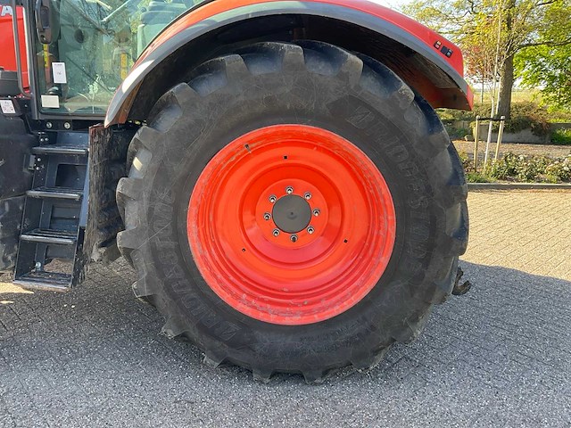2018 kubota m6121 vierwielaangedreven landbouwtractor - afbeelding 12 van  21