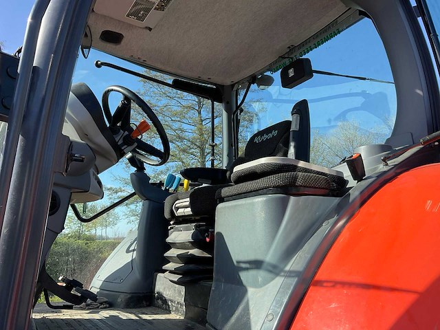 2018 kubota m6121 vierwielaangedreven landbouwtractor - afbeelding 14 van  21