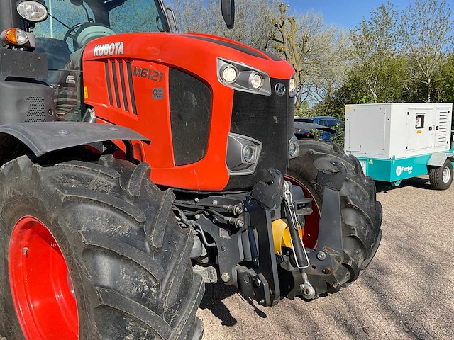2018 kubota m6121 vierwielaangedreven landbouwtractor - afbeelding 5 van  21
