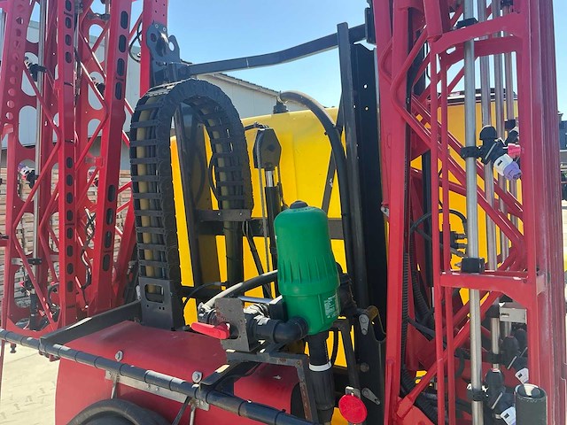 2018 kverneland ixter a12 veldspuit met fronttank - afbeelding 15 van  33