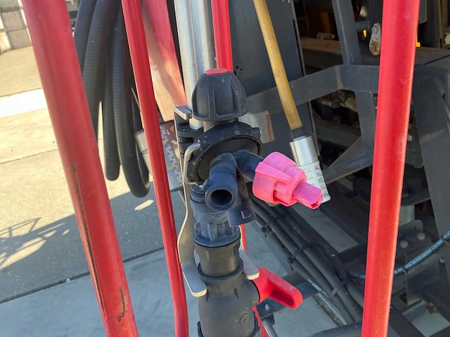 2018 kverneland ixter a12 veldspuit met fronttank - afbeelding 1 van  13