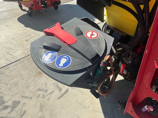 2018 kverneland ixter a12 veldspuit met fronttank - afbeelding 18 van  33