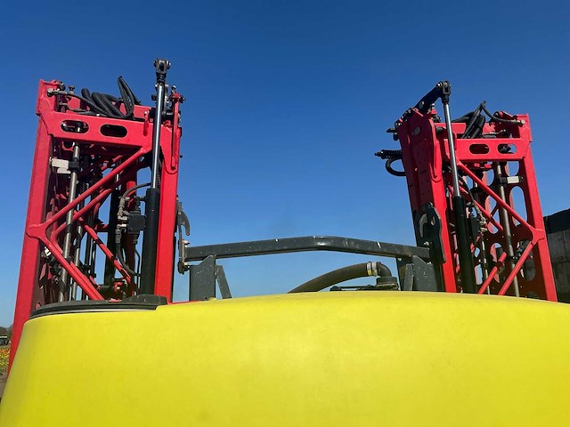 2018 kverneland ixter a12 veldspuit met fronttank - afbeelding 20 van  33