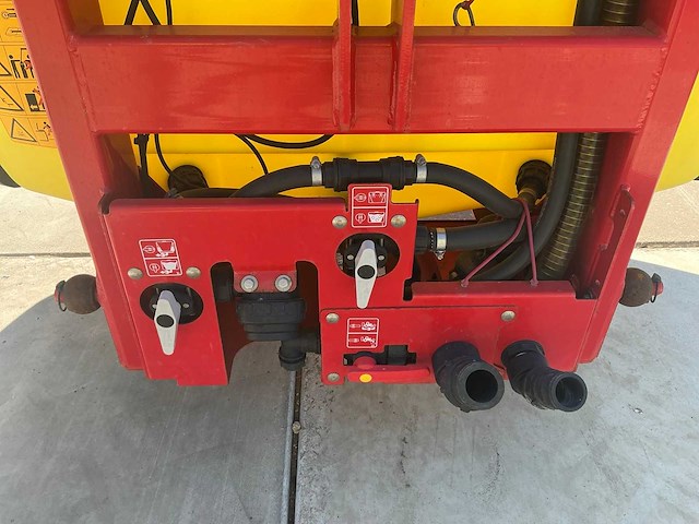 2018 kverneland ixter a12 veldspuit met fronttank - afbeelding 31 van  33