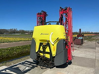 2018 kverneland ixter a12 veldspuit met fronttank