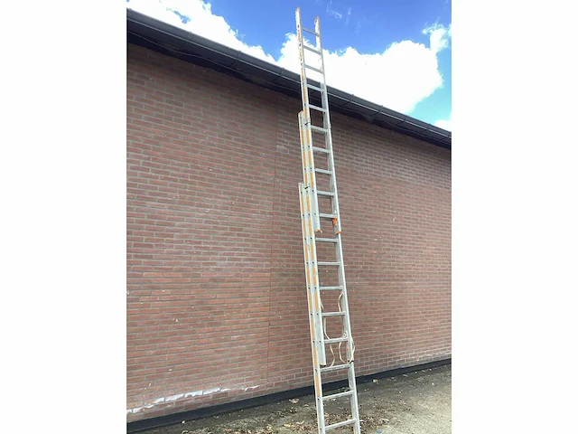 2018 layher 1040.010 en 131 ladder en trap - afbeelding 2 van  5
