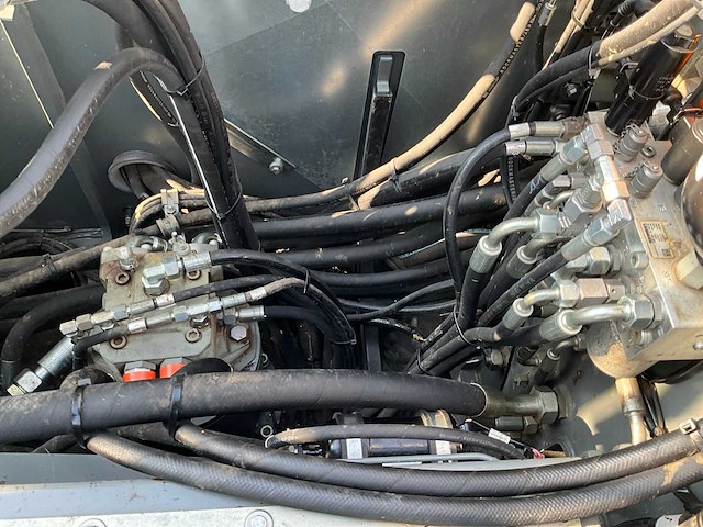 2018 liebherr a914 litronic banden graafmachine - afbeelding 8 van  57