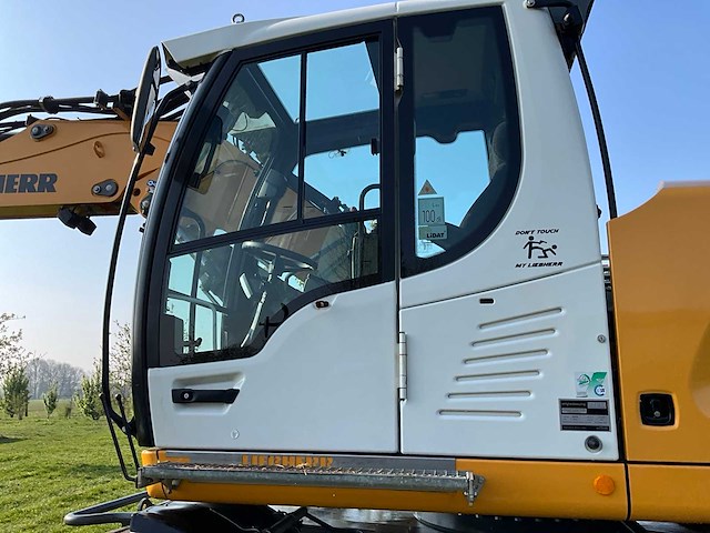 2018 liebherr a914 litronic banden graafmachine - afbeelding 11 van  57