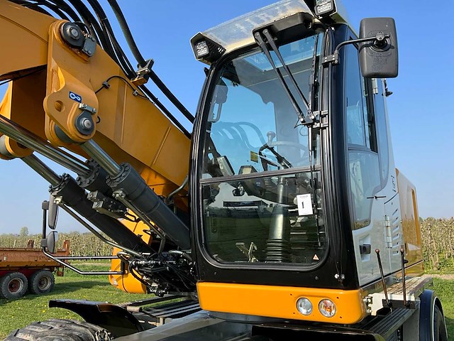 2018 liebherr a914 litronic banden graafmachine - afbeelding 29 van  57