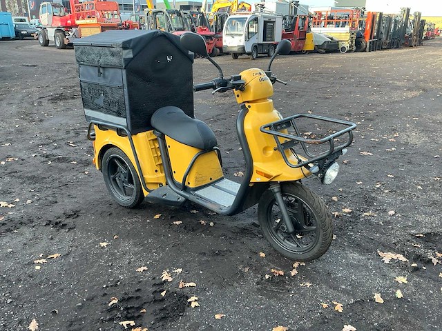 2018 ligier pulse 3 ev-339-lt e-scooter - afbeelding 28 van  29