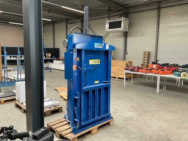 2018 macfab afvalpers - afbeelding 2 van  6