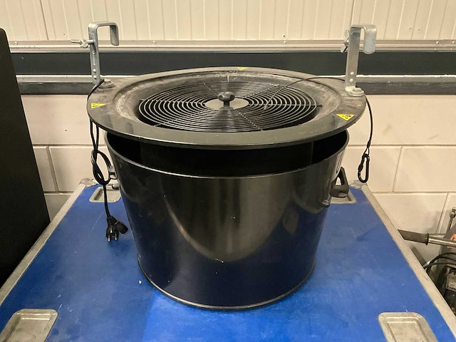 2018 magicfx mfx0702 swirl fan xl confetti machine - afbeelding 1 van  1