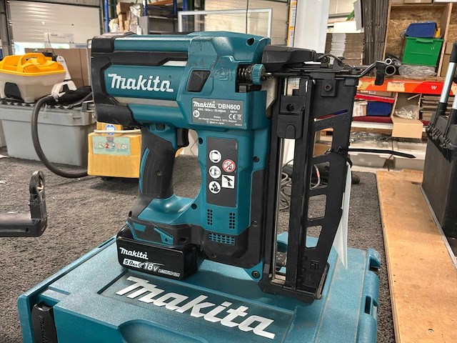 2018 makita dbn600 tacker - afbeelding 1 van  2