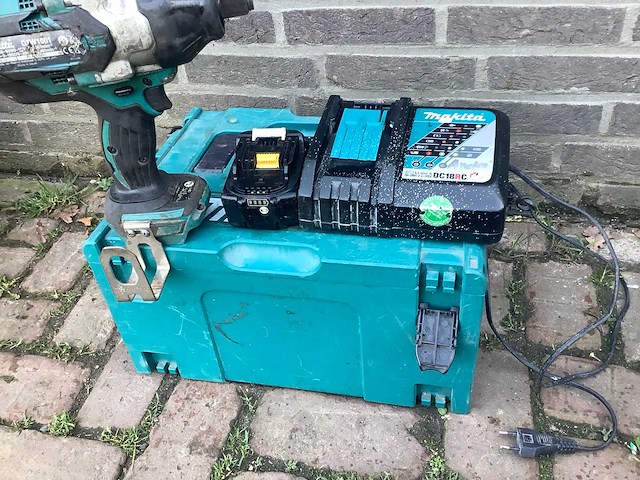 2018 makita dtw1001 slag moment sleutel - afbeelding 4 van  4
