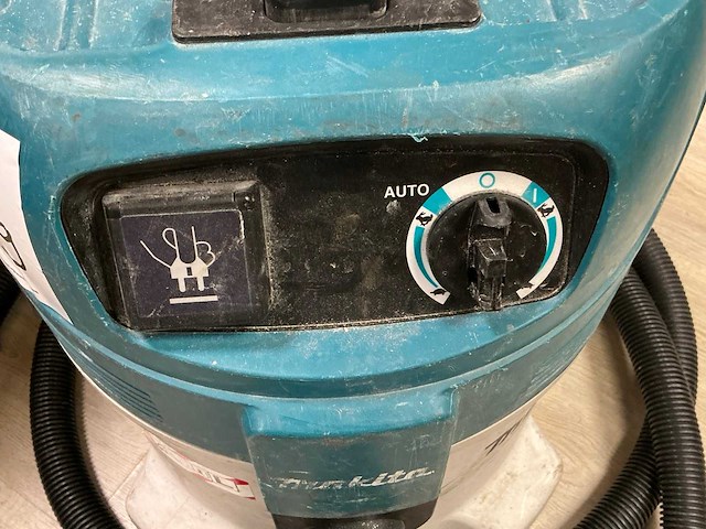 2018 makita vc3012l industriële stofzuiger - afbeelding 3 van  4