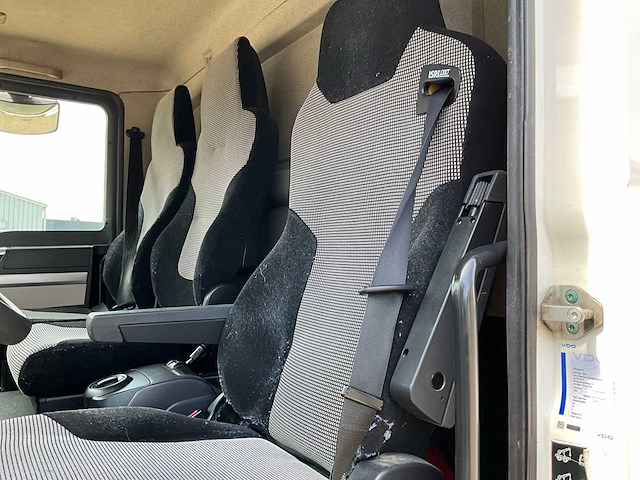2018 man tgl8.180 bakwagen met laadklep - afbeelding 25 van  44