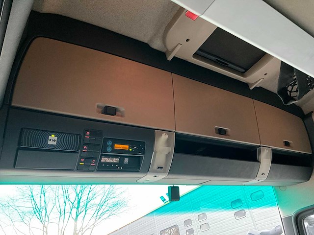 2018 man tgx 18.460 4x2 euro6 vrachtwagen - afbeelding 14 van  35