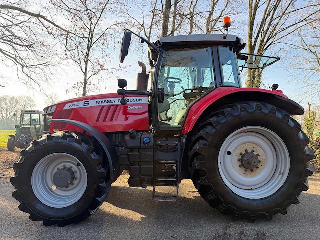 2018 massey ferguson 7720s dyna 6 vierwielaangedreven landbouwtractor - afbeelding 3 van  9