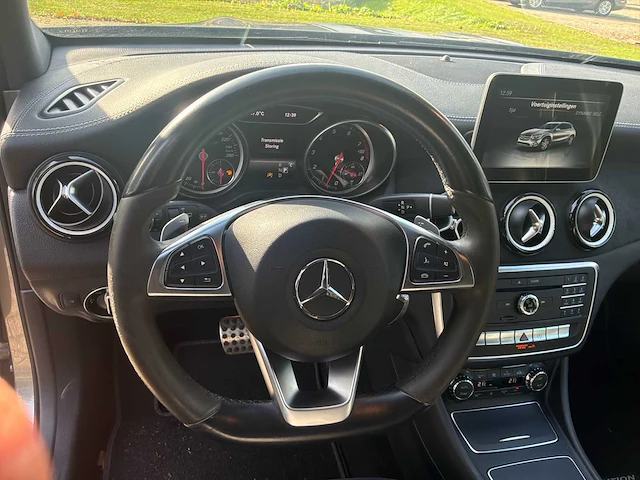 2018 mercedes-benz gla-klasse 180 personenauto - afbeelding 20 van  42
