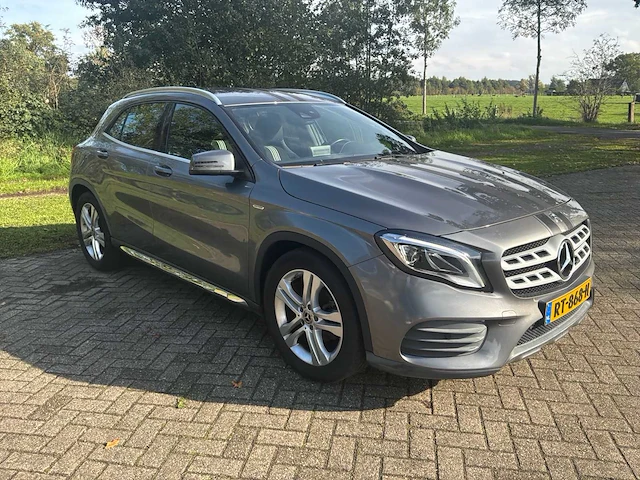 2018 mercedes-benz gla-klasse 180 personenauto - afbeelding 23 van  42
