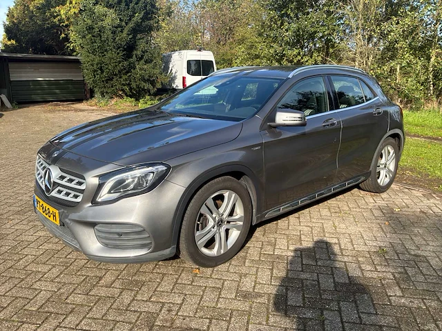 2018 mercedes-benz gla-klasse 180 personenauto - afbeelding 31 van  42