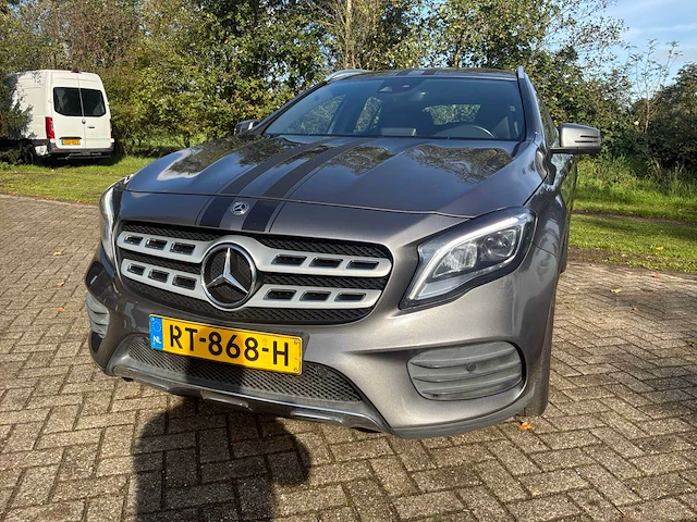 2018 mercedes-benz gla-klasse 180 personenauto - afbeelding 32 van  42
