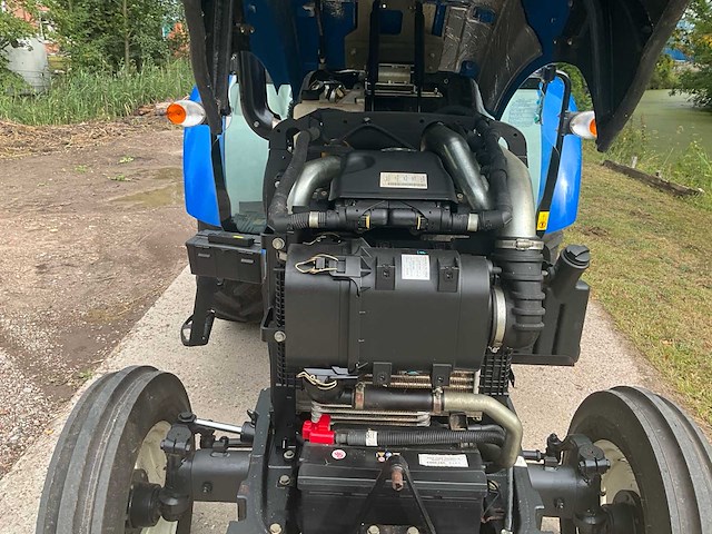 2018 new holland t4.75s tweewielaangedreven landbouwtractor - afbeelding 31 van  38