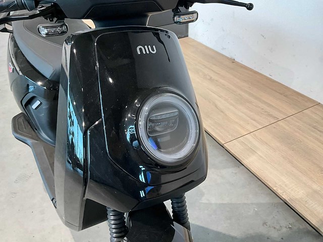 2018 niu m1 pro e-scooter - afbeelding 12 van  18