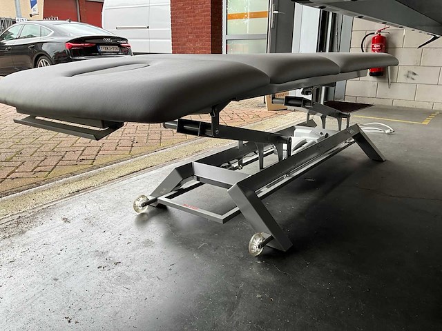 2018 novak tmc3 massagetafel / behandeltafel (elektrisch) - afbeelding 3 van  5
