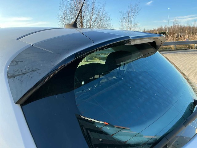 2018 peugeot 208 hatchback personenauto - afbeelding 8 van  26